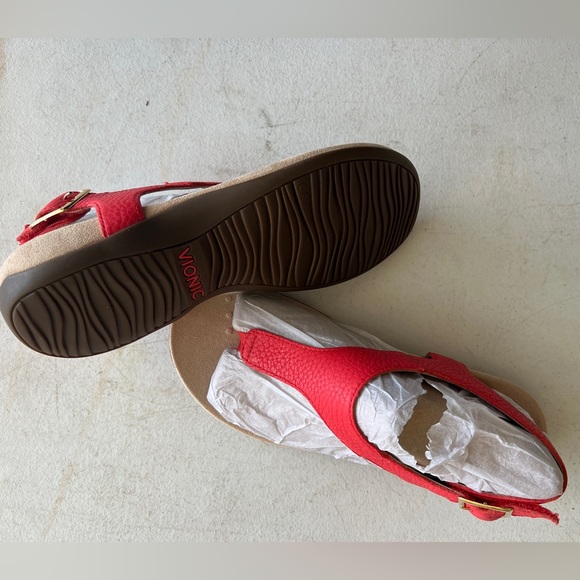 NIB - Vionic Terra Poppy Red - Size 8 - Picture 7 of 7